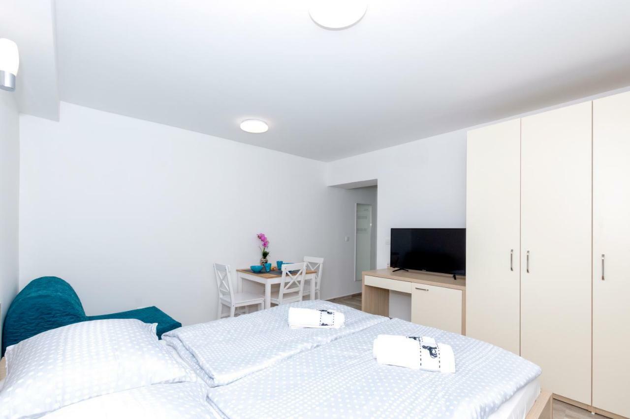 Apartments West Coast Split Luaran gambar