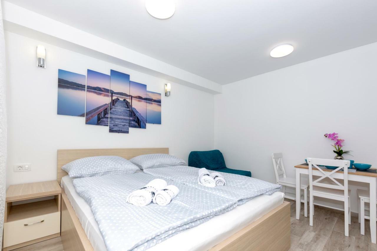 Apartments West Coast Split Luaran gambar