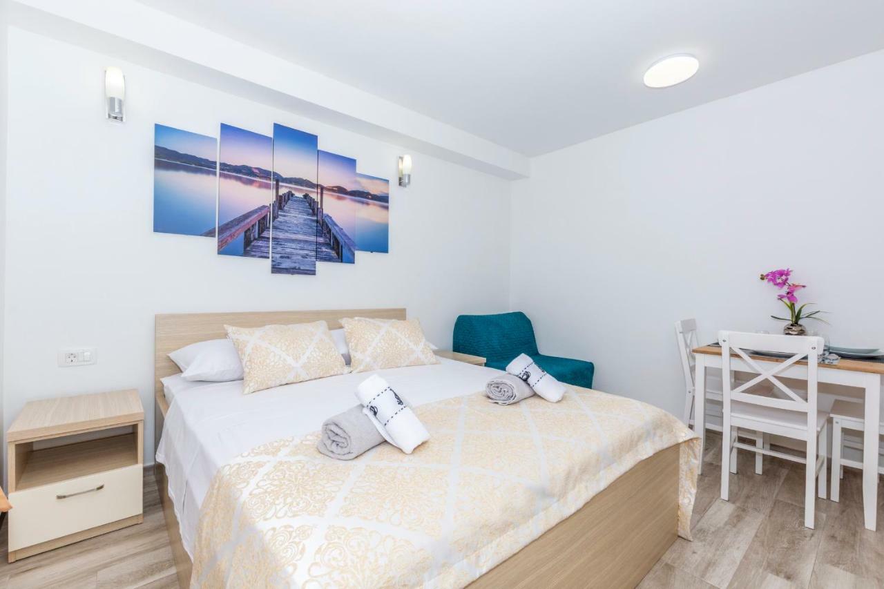 Apartments West Coast Split Luaran gambar